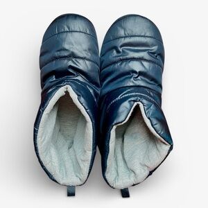 Bundle of Old Navy & Joe Fresh Quilted Kids Slippers Size 5/6